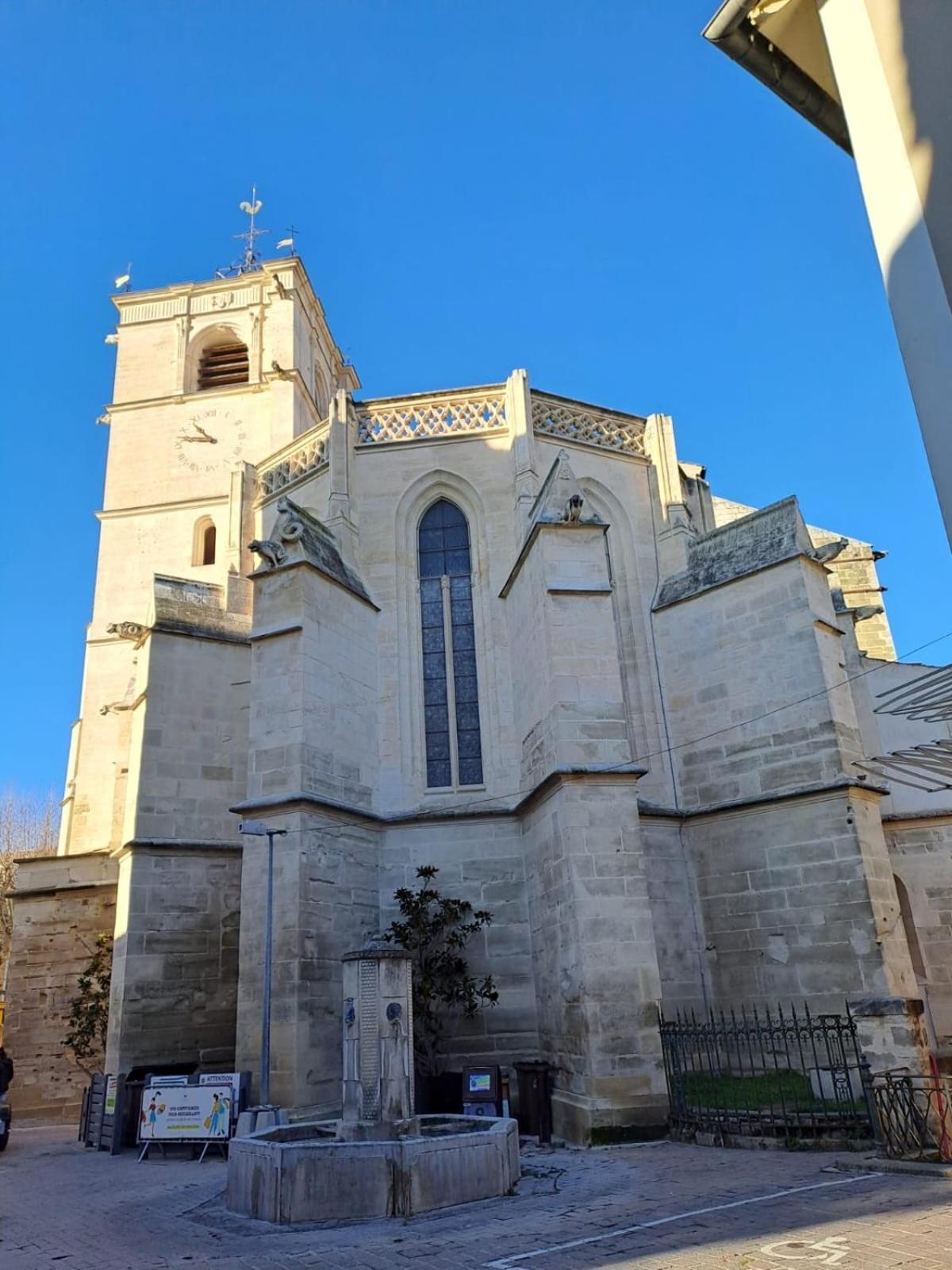 Le Nid De Marius Apartamento LʼIsle-sur-la-Sorgue